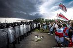 Anti-Diskriminierung und Entradikalisierung im belarussischen Pro- test: Gewalt und Missbrauch gegen Blumen und Volkslieder