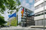 Giftig, riskant oder unbedenklich? Risikokommunikation aus Sicht eines Bundesinstituts - PD Dr. Gaby-Fleur B&ouml;l Abteilungsleiterin ...