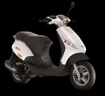 COLLEZIONE 2023 - piaggio.at facebook.com/PiaggioOesterreich @piaggiooesterreich