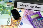 DIHK-Merkblatt Elektromobilit&auml;t - Elektrofahrzeuge im Unternehmen rechtssicher laden