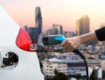 DIHK-Merkblatt Elektromobilit&auml;t - Elektrofahrzeuge im Unternehmen rechtssicher laden