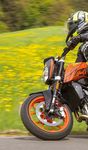 Unter falschem Namen - Motorradfahrer