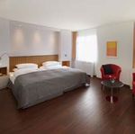 HOTELS 2020 INFORMATIONS-BROSCH&Uuml;RE - Pioneering Plastics - Krauss Maffei