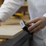 Sanft an der Oberfläche, hart im Nehmen: Das ADLER Legno Dura-Öl