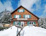 Ein Fass im Schnee - Berggasthaus Alpenblick