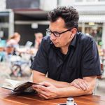 Kompetenz mit Verspieltheit verbinden - Buch Bloggerinnen und Blogger sind Geburtshelfer für Neuerscheinungen. Sie machen die Bücher im Internet ...