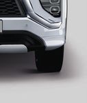 Eleganz trifft Hybrid - Angaben zu Verbrauch, CO2-Emission und Effizienzklassen finden Sie auf der Prospektrückseite - Mitsubishi Motors ...