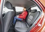 Duell der Giganten: Kia Picanto gegen Suzuki Ignis - Kia Picanto 1.2 (Benzin, Schaltgetriebe); 62 kW (84 PS): Kraftstoffverbrauch kombiniert 4,8 ...