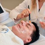 Der Mann So wird er rundum sch&ouml;n ab Seite 22 - HOTTIES: SCH&Auml;RFESTOFFE IN DER KOSMETIK - Medical