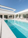 Das Compass H&auml;ndler-Magazin - Konsequent ausgerichtet auf den Pool Sicherheit durch Poolrollo Poolpflege ganz einfach