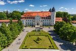 MECKLENBURG ZUR HANSE SAIL - 4-tägige Reise ins Schlosshotel Fleesensee mit Segeltörn auf einem eigenen Traditionssegler - chrono tours